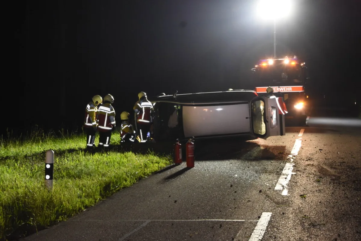 Spektakulärer Unfall in Mogelsberg SG  - 53-Jähriger ohne Führerschein und in fahrunfähigem Zustand verunfallt