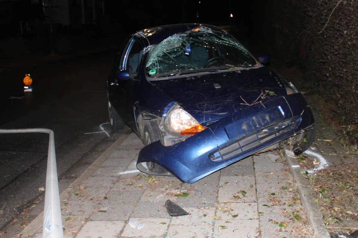 Düren – Fahrerflucht nach Kollision