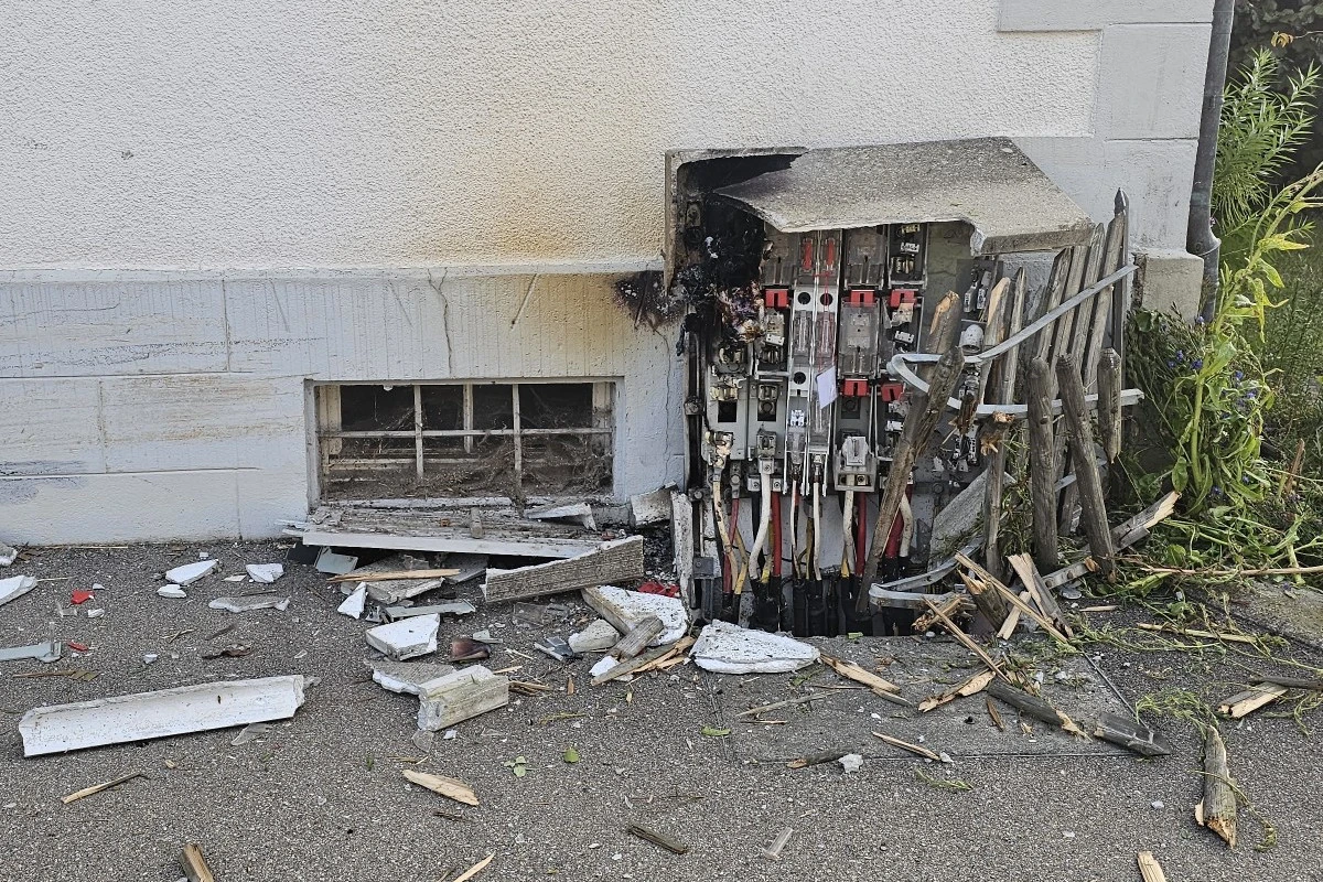 Illighausen TG – Stromverteilerkasten nach Autounfall in Brand geraten