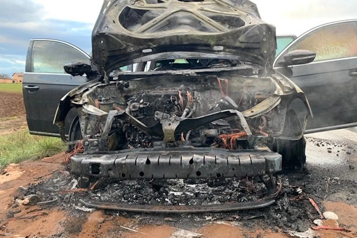 A65 Ruchheim - PKW-Brand auf der Bundesautobahn