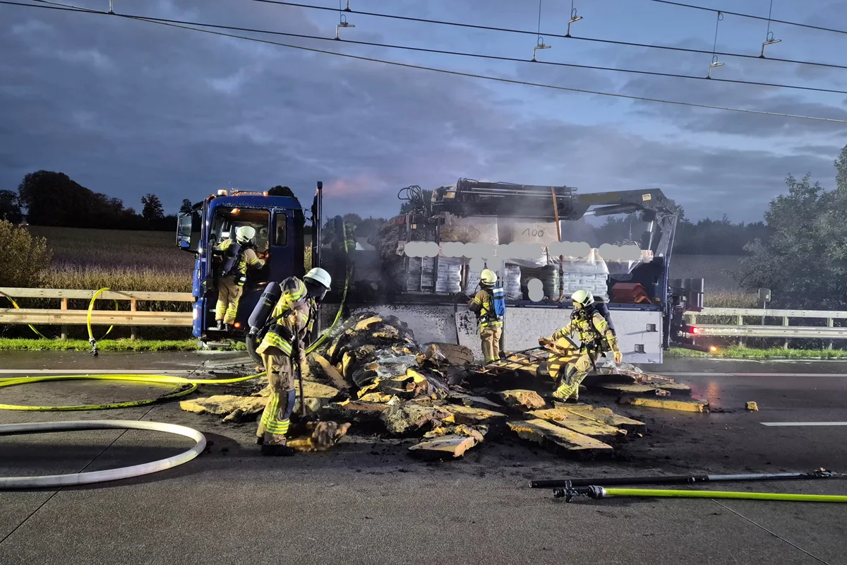A1 Ratzeburg SH – Brand eines Lkw sorgt für Vollsperrung