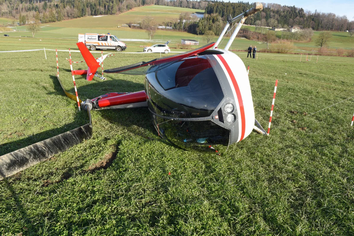 Beromünster LU - Helikopter stürzt nach dem Start ab