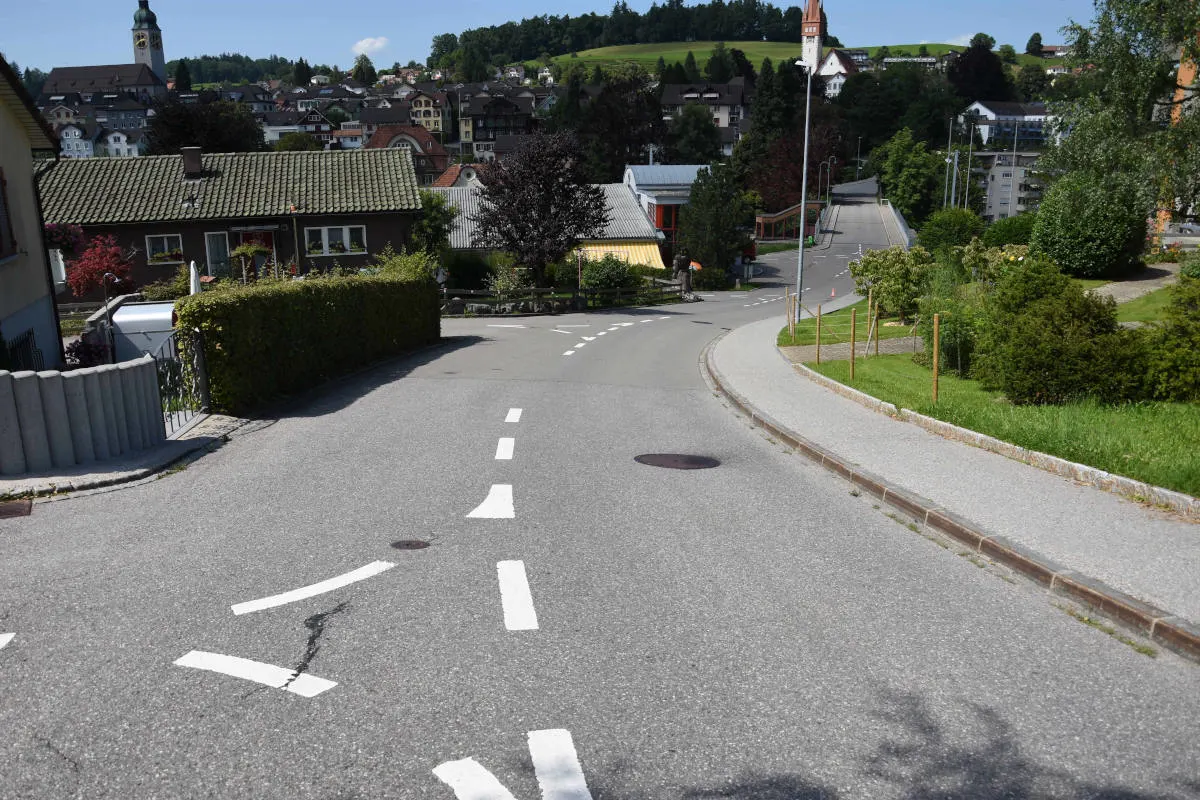 Degersheim SG – Führerflucht nach Kollision mit E-Trottinett