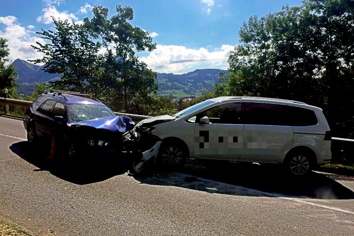 Broc FR - Unfall infolge von Übermüdung mit 2 Verletzten