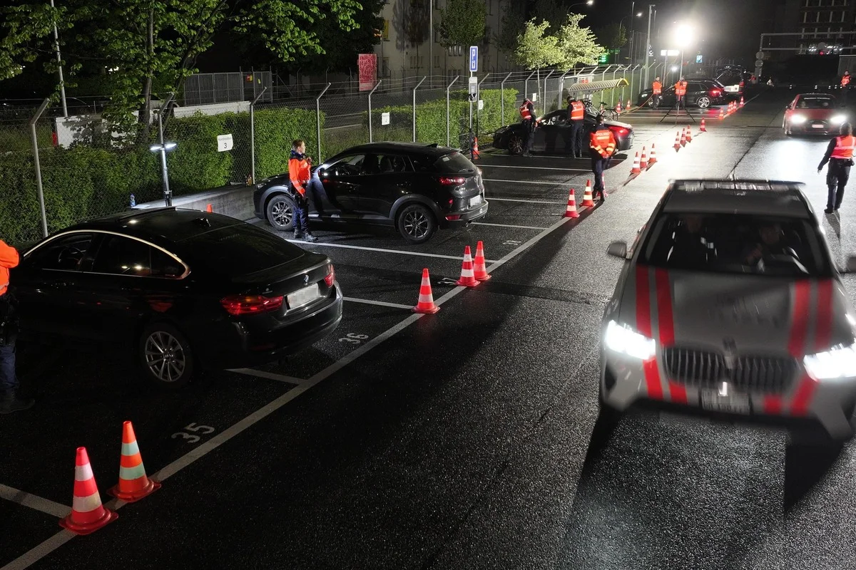 Verkehrskontrolle in Chur GR – 12 Fahrzeuge beanstandet