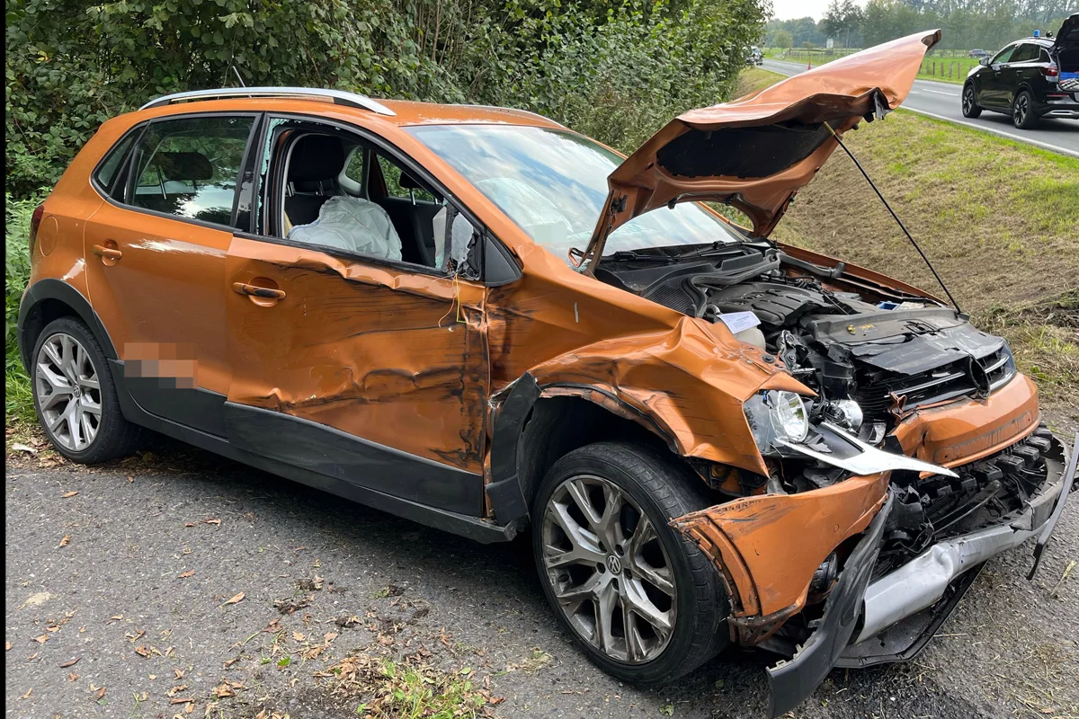 Dülmen NW – Autofahrer bei Unfall mit Traktor verletzt