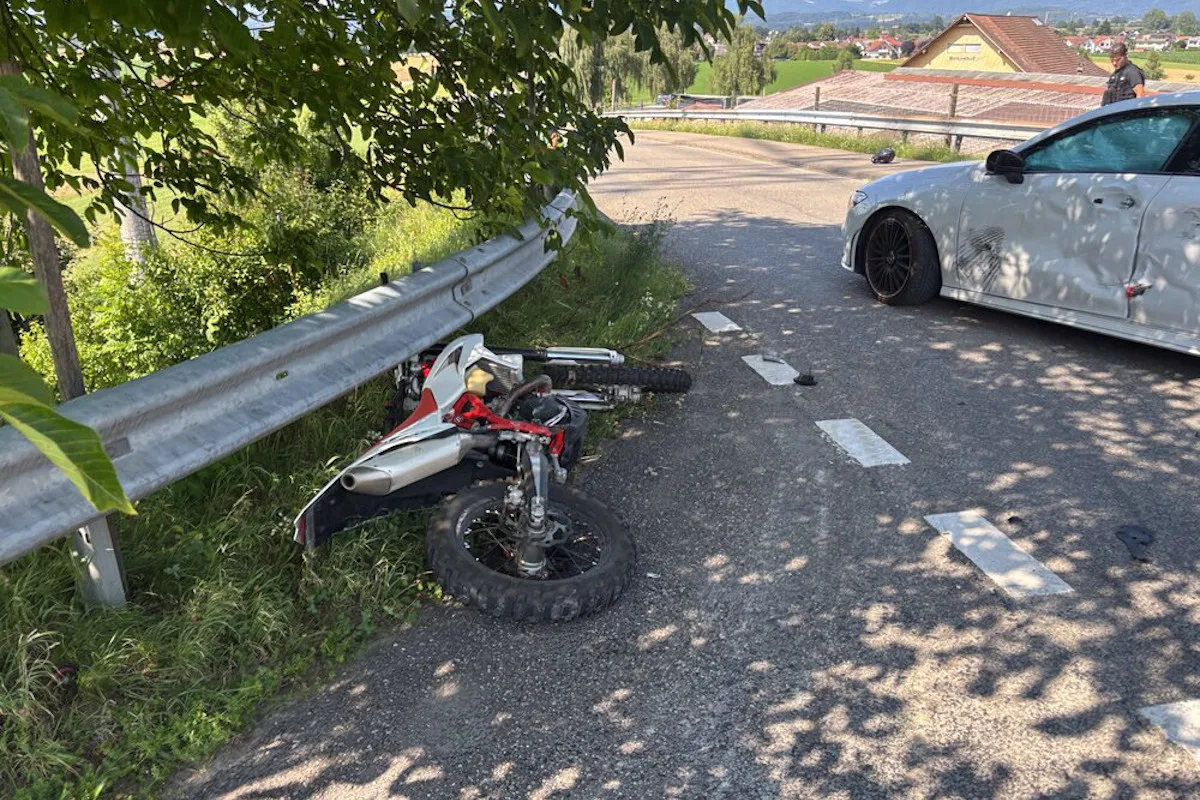 Möhlin AG – Motorradfahrer nach Unfall mit Auto schwer verletzt