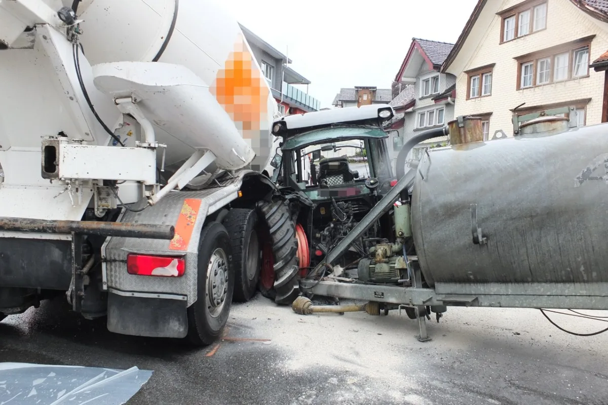Altstätten SG - Nach Kollision Diesel ausgelaufen