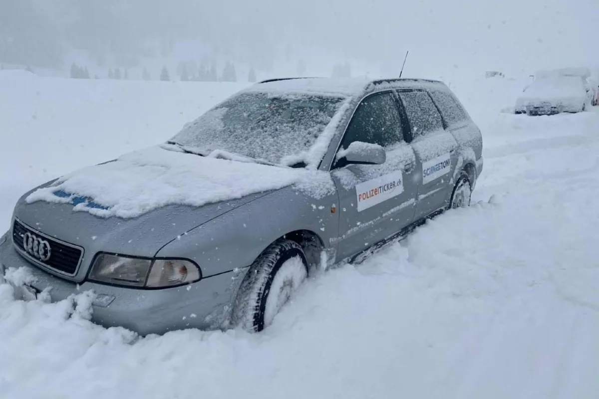 Warnungen, Strassenverhältnisse und Wetter - SchneeToni ist für den Polizeiticker unterwegs