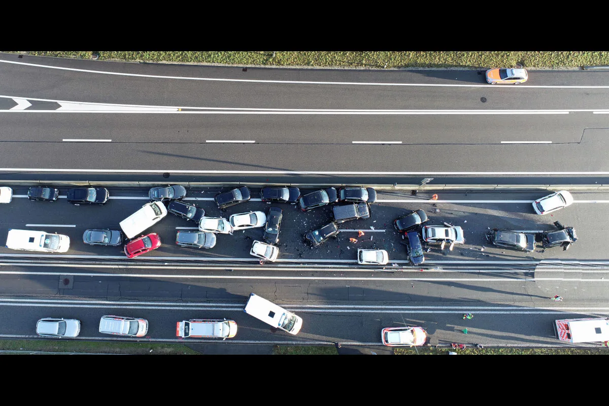 A2 Knutwil LU – Massenkarambolage auf der Autobahn mit 24 beteiligten Fahrzeugen – insgesamt 23 Personen verletzt