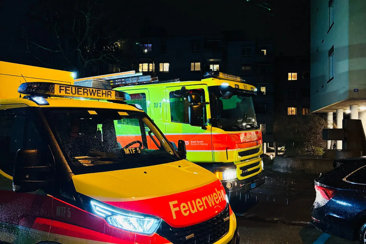 Zürich Kreis 11 – Person nach Wohnungsbrand verletzt