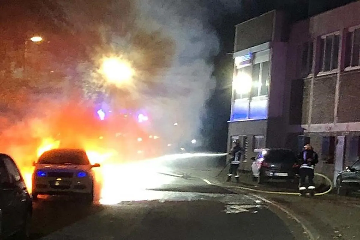Totalschaden in Gelsenkirchen-Buer - Nächtlicher Pkw-Brand