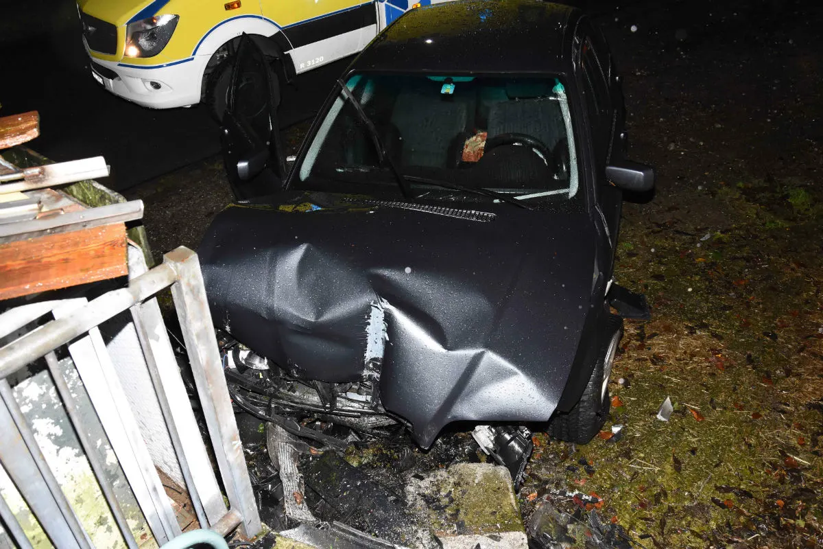 Unfall Wittenbach SG - 25-Jähriger setzt seinen BMW an die Wand!