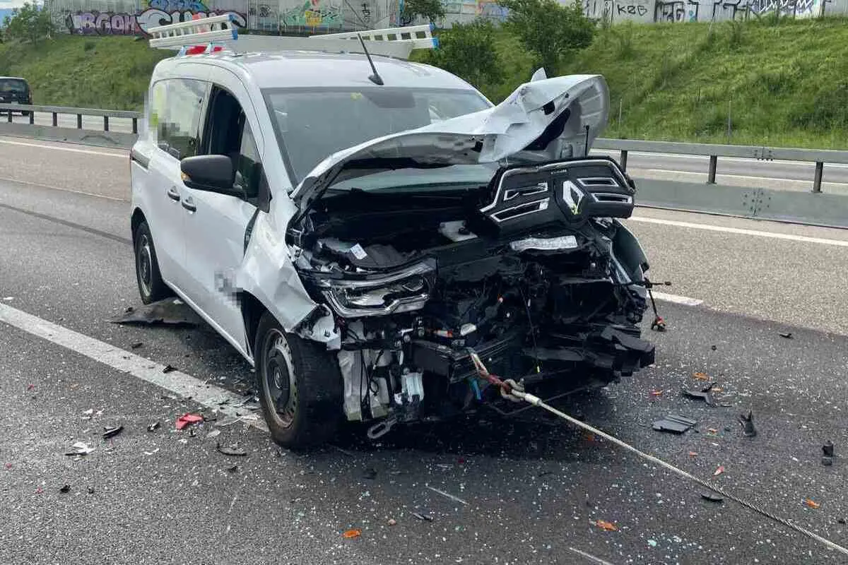 Wiedlisbach SO - Sperrung auf der A1 nach Auffahrunfall 