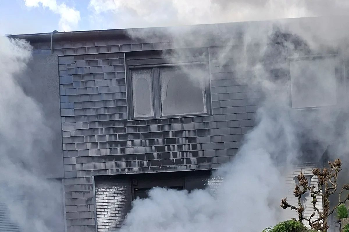 Heiligenhaus – Pkw brennt in Garage eines Einfamilienhauses