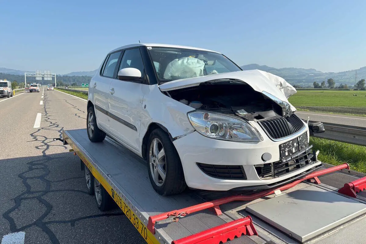 Benken SG – Fünf Verletzte bei schwerem Unfall auf der A15