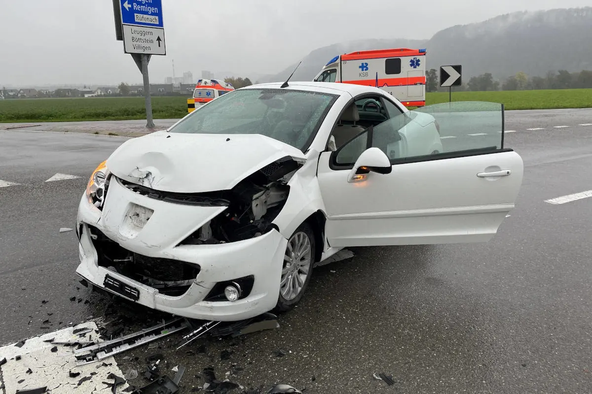 A1 Safenwil AG - Fahrzeugkombination geriet ins Schlingern