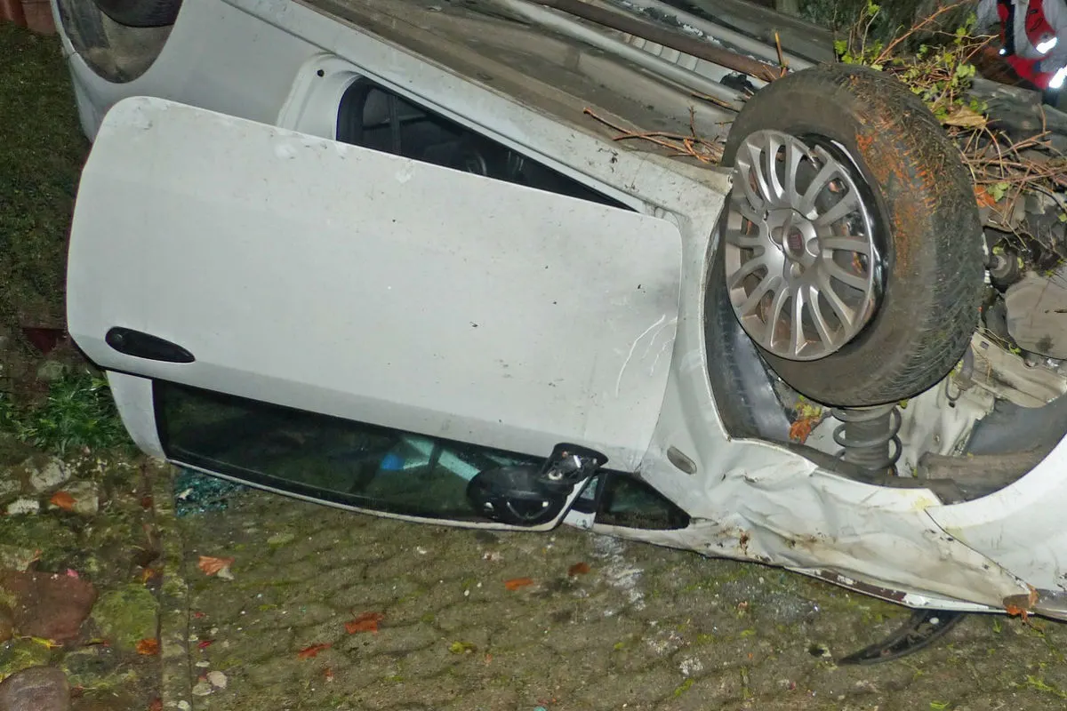 Geestland - Fahrzeuginsassen nach Alkoholfahrt schwer verletzt
