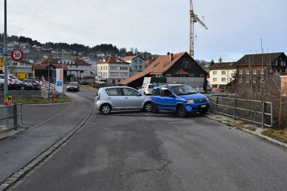 Herisau AR - Kollision zwischen zwei Kleinfahrzeuge