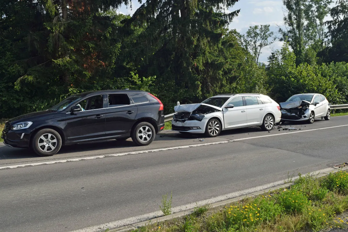 Emmenbrücke LU - Auffahrkollision zwischen drei Autos 