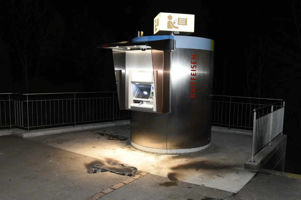 Berg SG - Geldautomat aufgesprengt