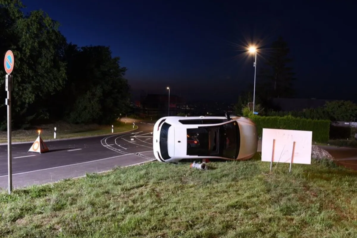 Langnau am Albis ZH - Auf dem Albispass Kontrolle über das Auto verloren