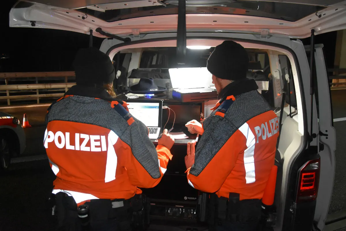 Kanton St.Gallen SG -  Grosskontrollen - 3 Lenker ohne Führerschein unterwegs!