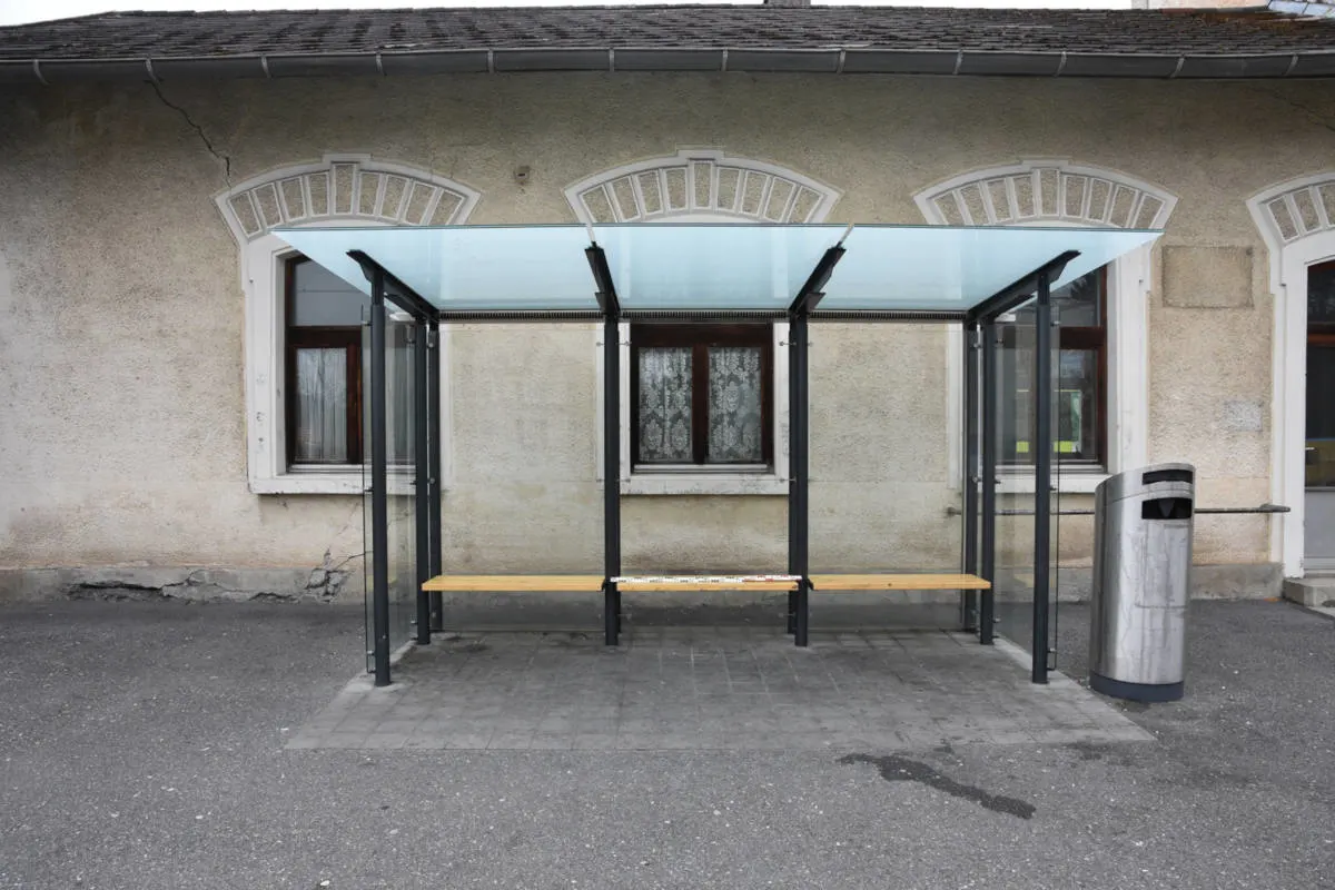 Schaan FL - Scheibe eingeschlagen