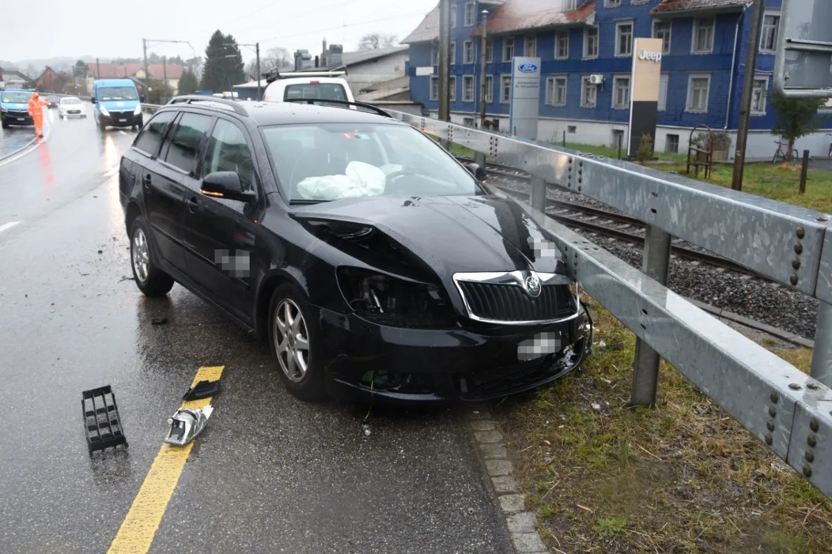 St. Margrethen SG - Skoda Octavia prallt in Lieferwagen