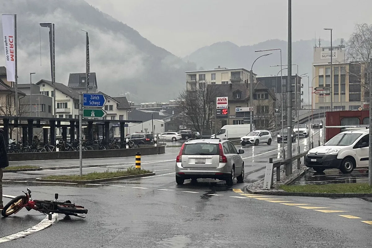 Brunnen SZ – Mofafahrer bei Unfall verletzt