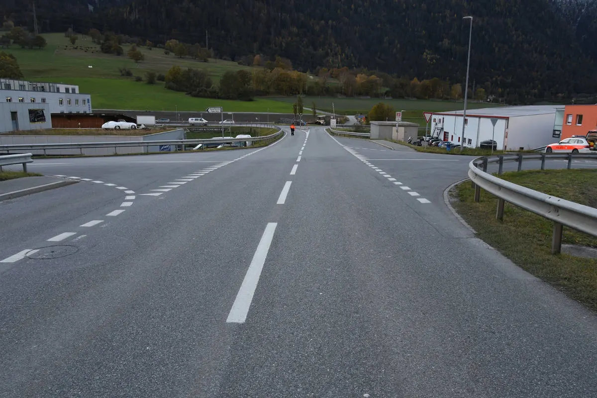 Unfall Domat/Ems GR - Kollision zwischen Auto und Motorrad