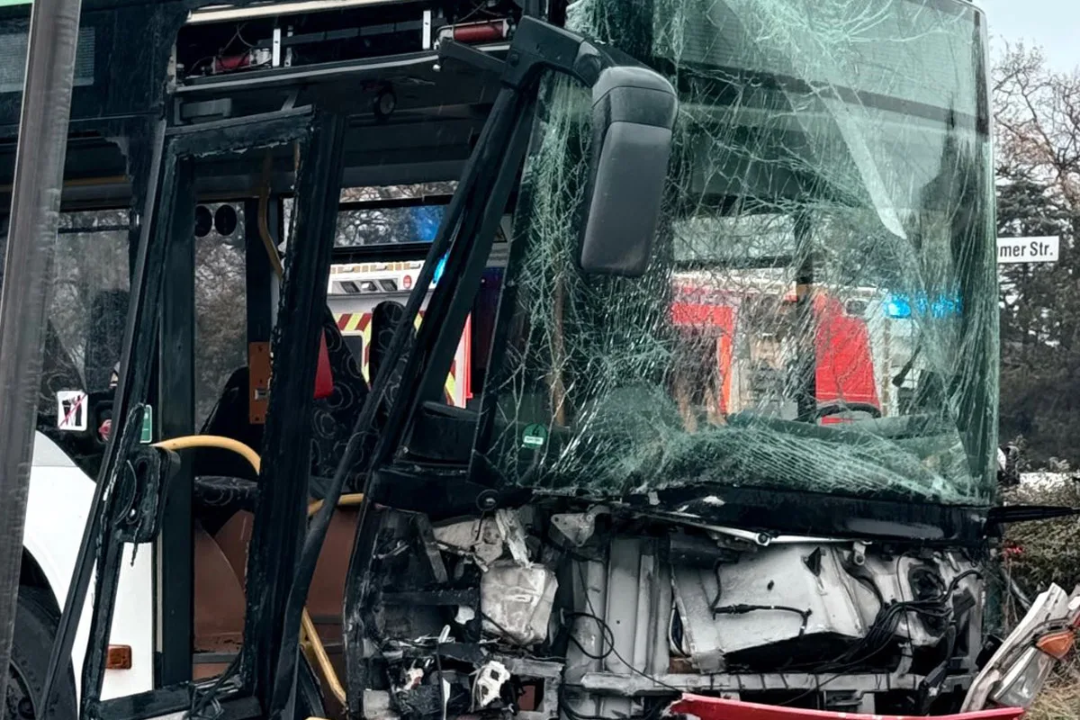 Dorsten NW – Bus mit 22 Kindern in Unfall verwickelt