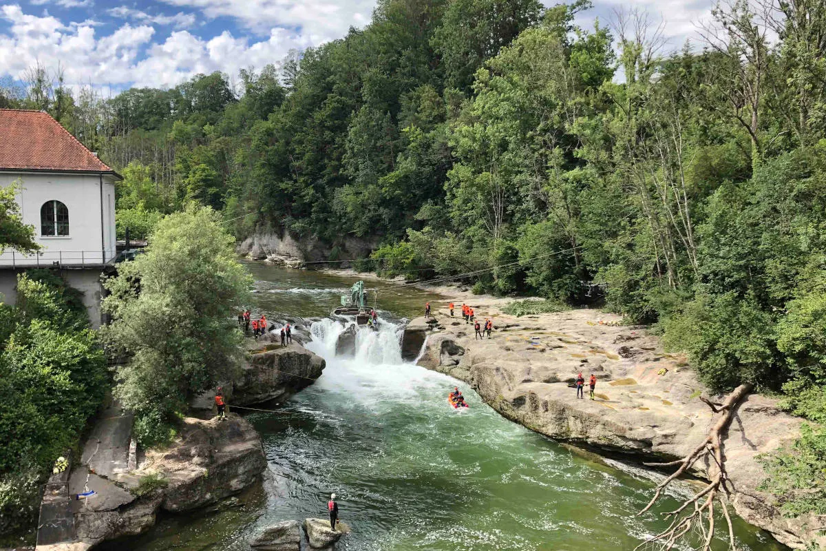 Brübach/Henau SG – Vermisste Personen tot aus Wasserfall geborgen