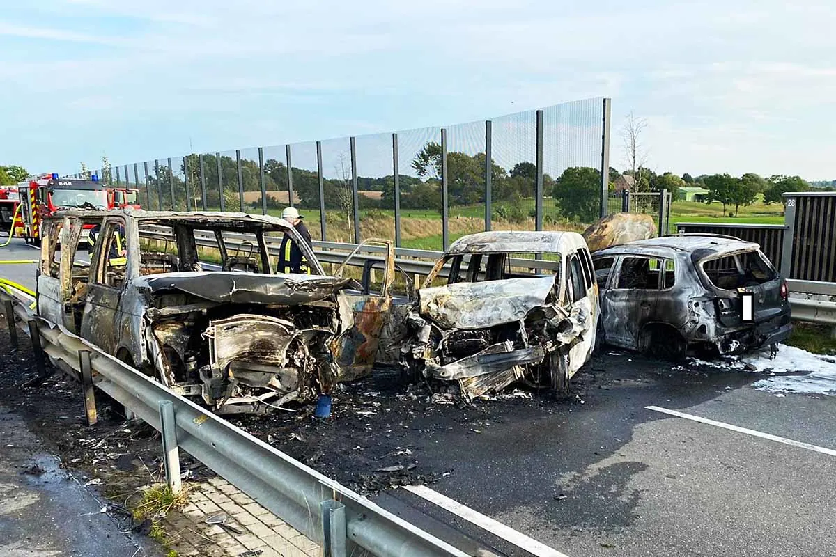 Plön -  Schwerer Verkehrunfall mit 5 beteiligten PKW 