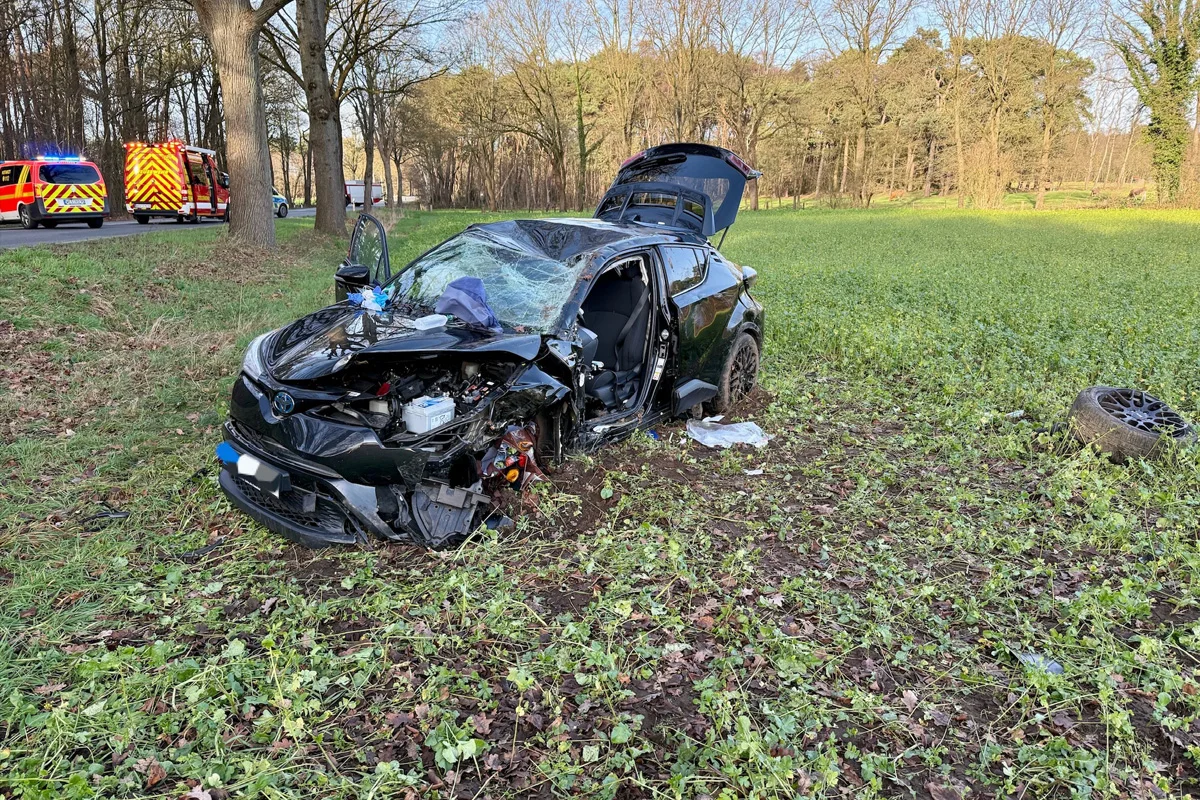 Hünxe – Autofahrerin bei Unfall schwer verletzt