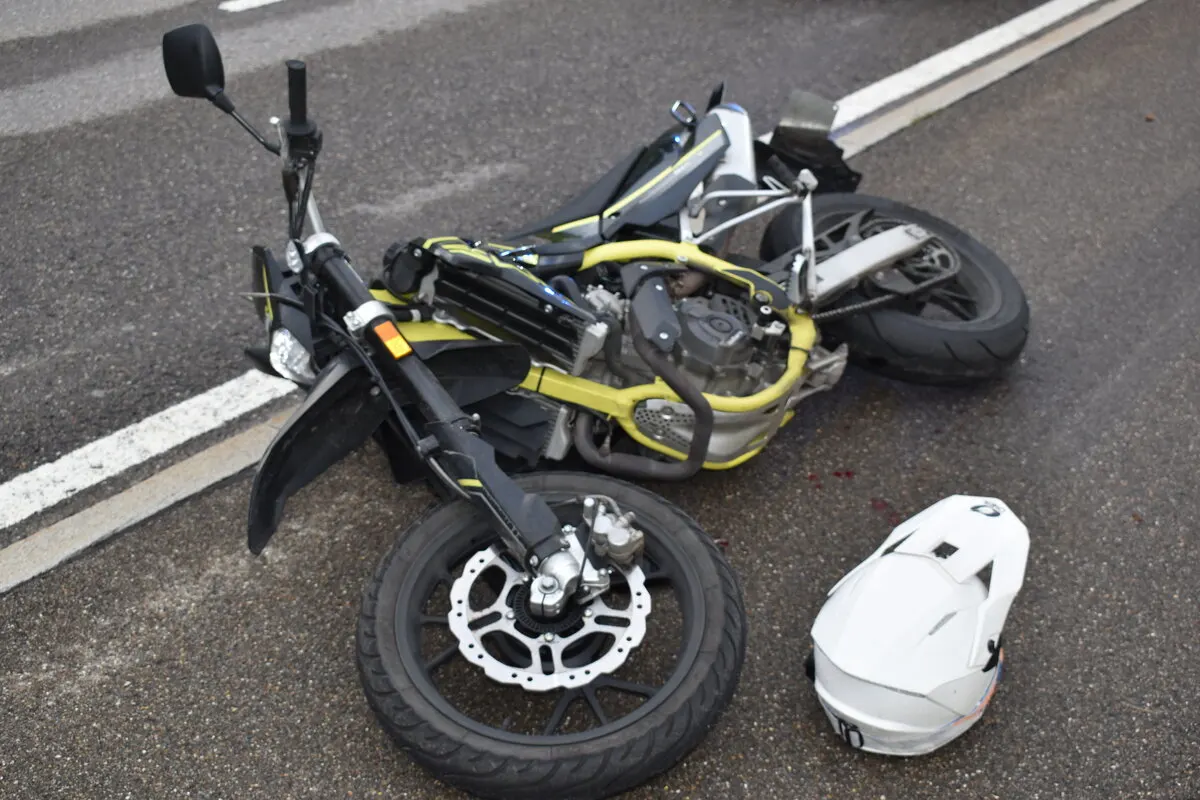 Urnäsch AR - Motorradfahrer verunfallt in einer Linkskurve