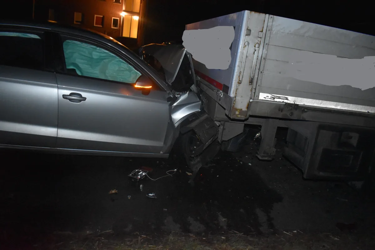 Luhden – Autofahrer flüchtet nach schwerem Auffahrunfall