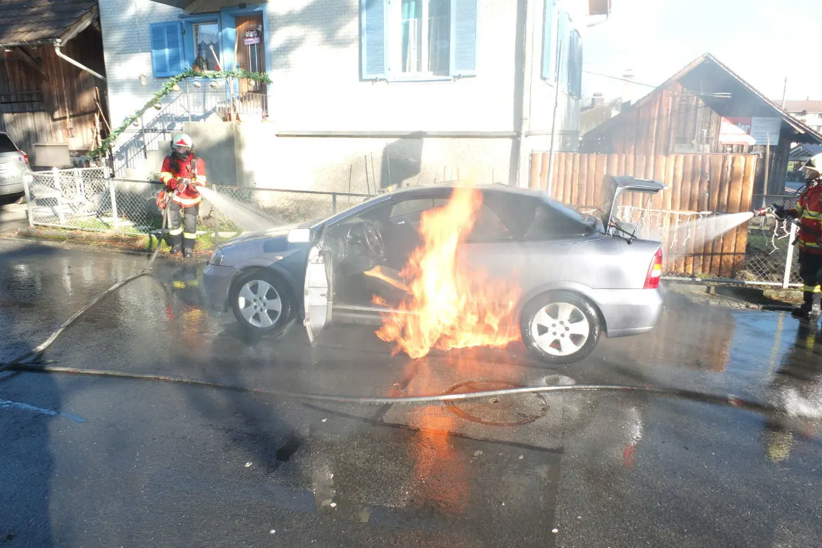 Altstätten SG - Auto in Brand geraten