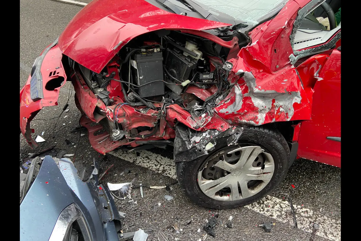 Heftiger Unfall in Seengen AG – Verursacher bei Frontalkollision mittelschwer verletzt