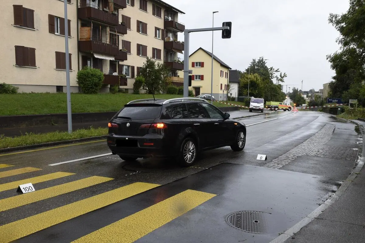 Uster ZH - Kollision mit einer Fussgängerin