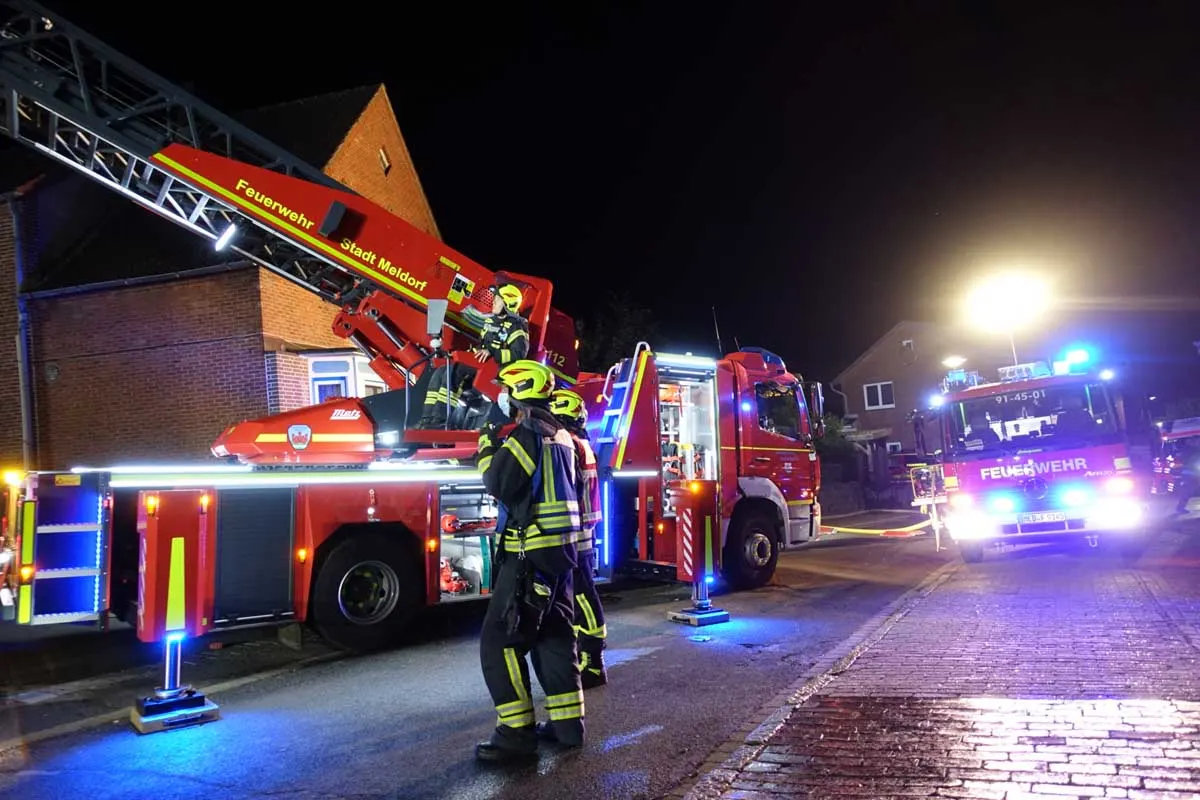 Dithmarschen - Feuer in einem Mehrfamilienhaus 