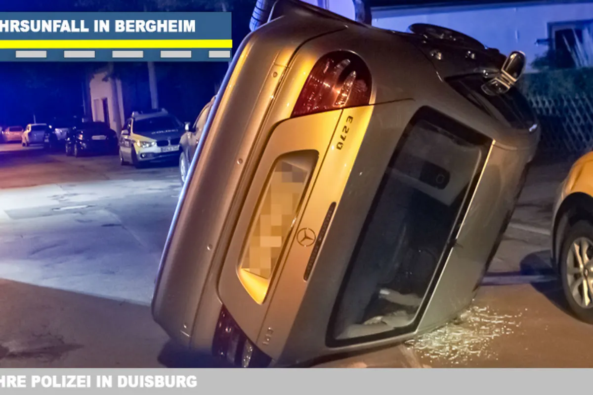 Alkoholisierter Fahrer kippt mit seinem Mercedes um