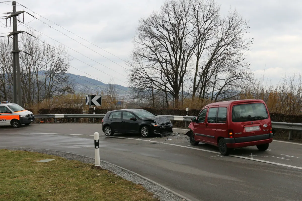 St.Gallen SG - Frontalkollision nach Überholmanöver