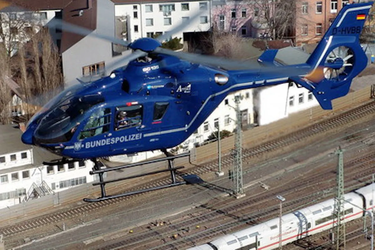 Sangerhausen – Jugendliche bewerfen Zug mit Steinen