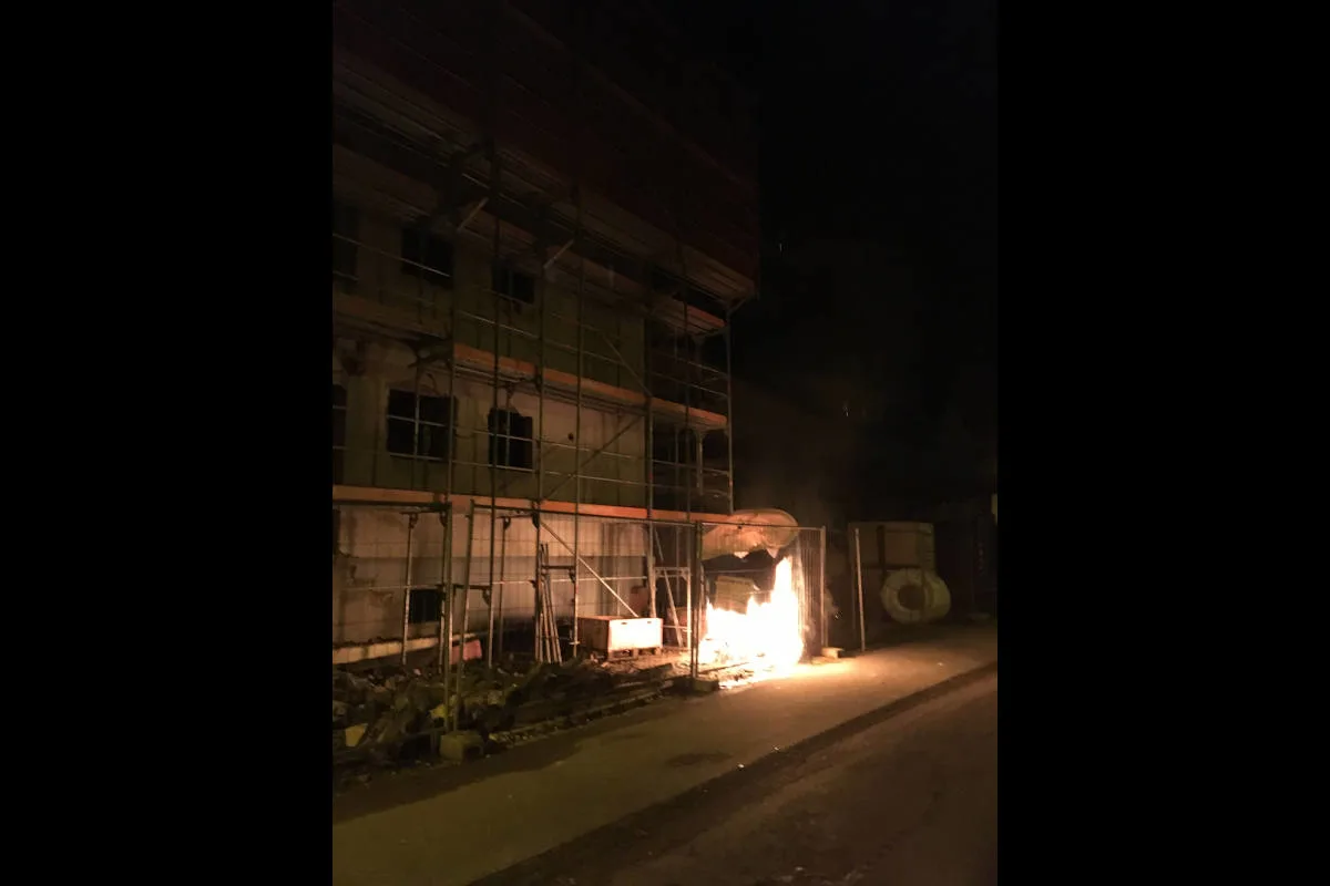 Brandstiftung in Wil SG – Baustellen-Toilette in Brand gesteckt – Zeugenaufruf