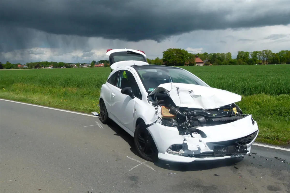 Schwer verletzter Autofahrer bei Verkehrsunfall
