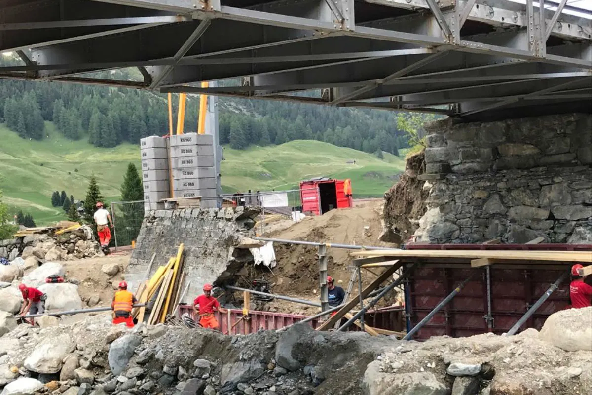 Sperrung der Splügenpassstrasse wegen starker Niederschläge