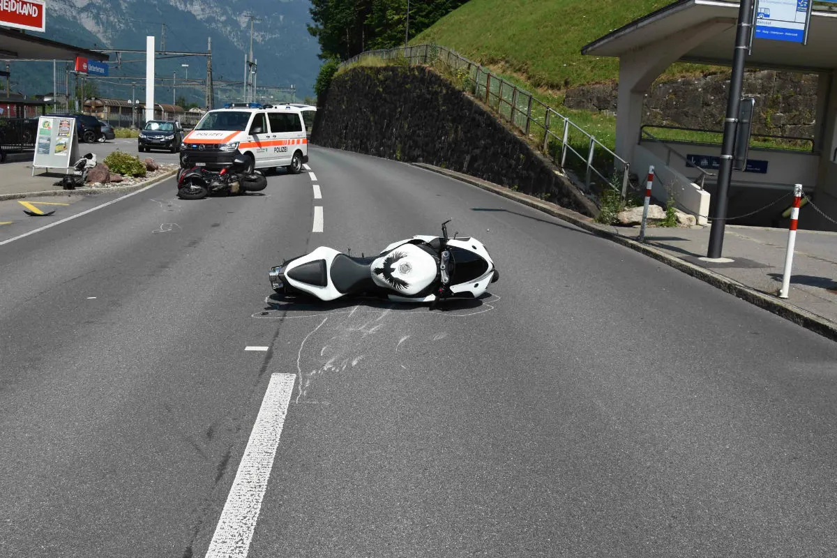 Unterterzen SG - Motorradfahrer miteinander kollidiert