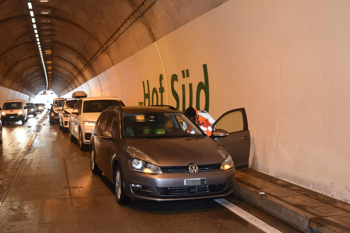 Mols/Walenstadt SG - Auffahrunfälle in Autobahntunnels