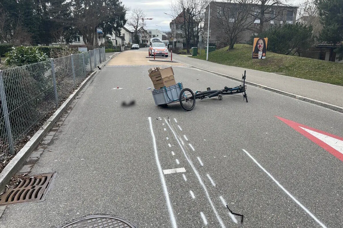 Wil SG - Auto schleift Velofahrer einige Meter mit